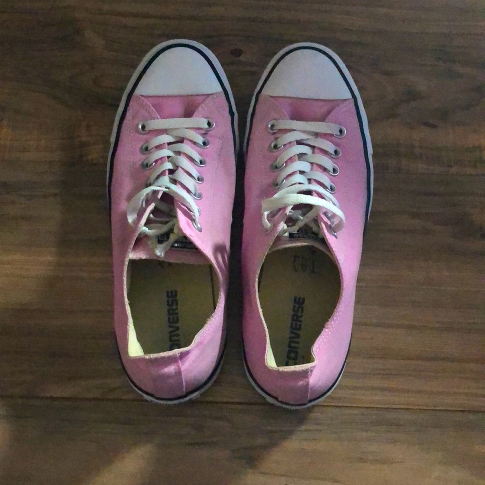 pink low top converse